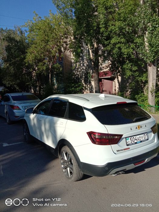 Лада Веста кросс