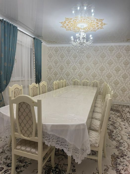 Стол отырғыштарымен бірге