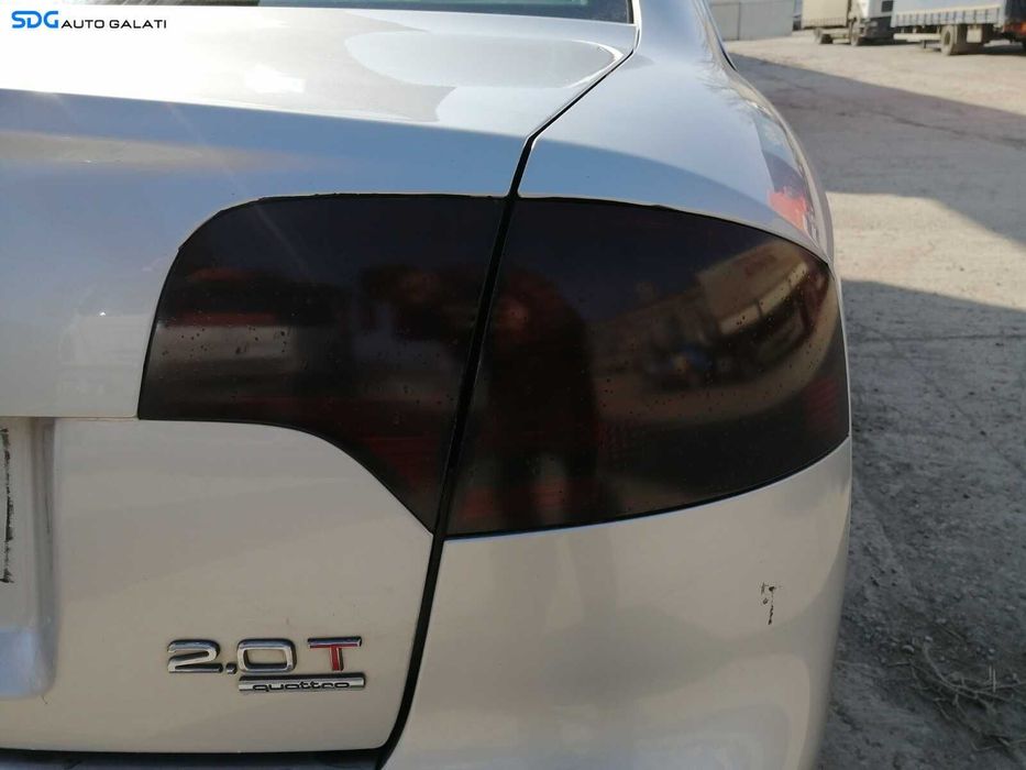 Stop Lampa Tripla Dreapta Fumuriu de pe Capota Portbagaj Audi A4 B7 Berlina Sedan 2005 - 2008