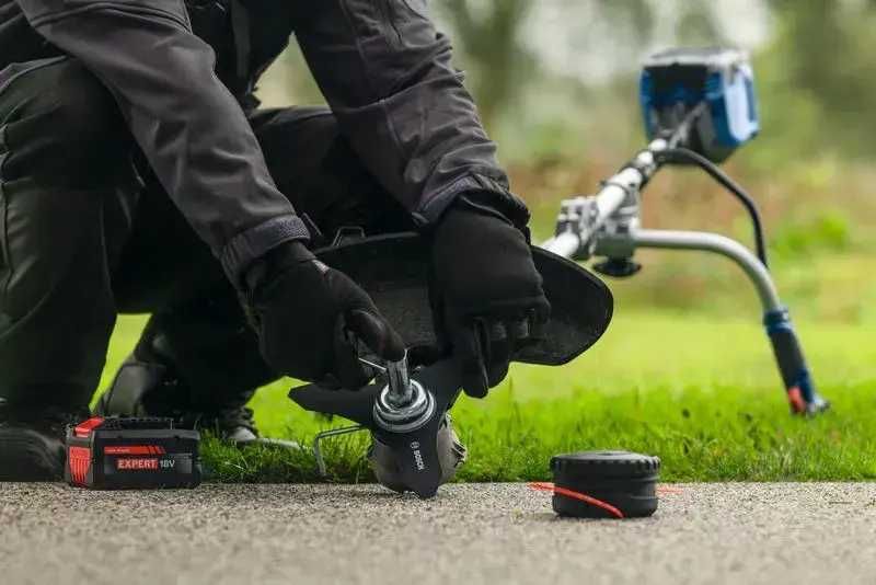 ПРОМОЦИЯ!Акумулаторен тример Bosch GFR 18V-25 BH 18V