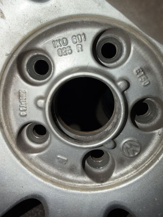 VW Magny Cours алуминиеви джанти 6,5Jx16H2 ET50
