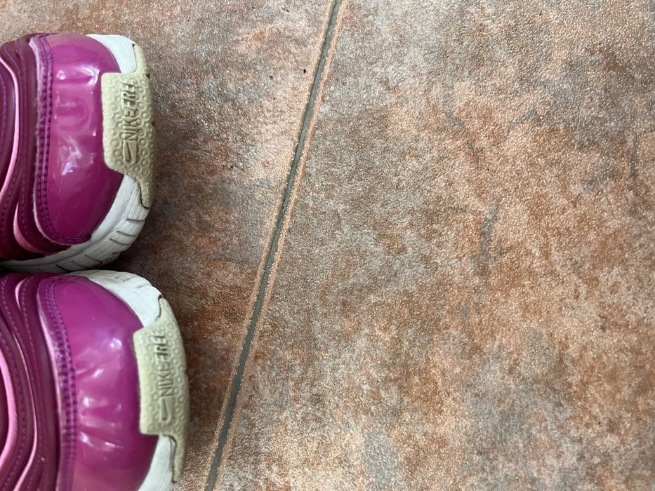 Adidasi, model Nike Free, pt fete, foarte comozi