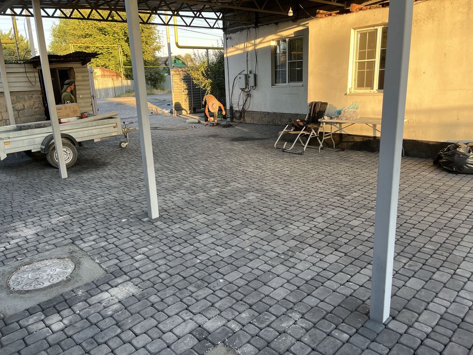 Укладка брусчатки (тратуарной плитки)