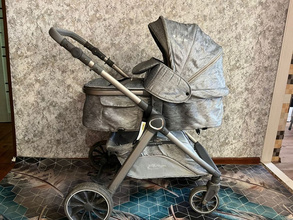 Продам детскую коляску