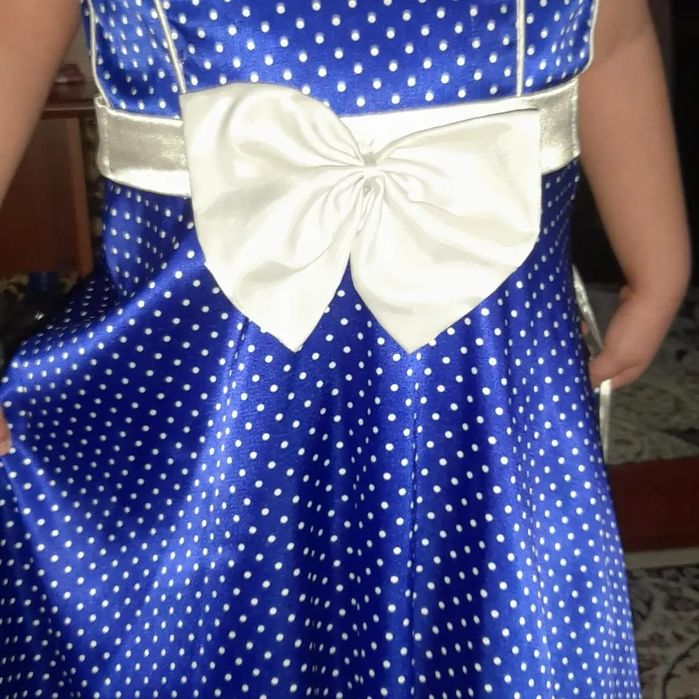 Шикарное платье на девочку.