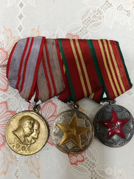 Медали СССР и Узбекистана