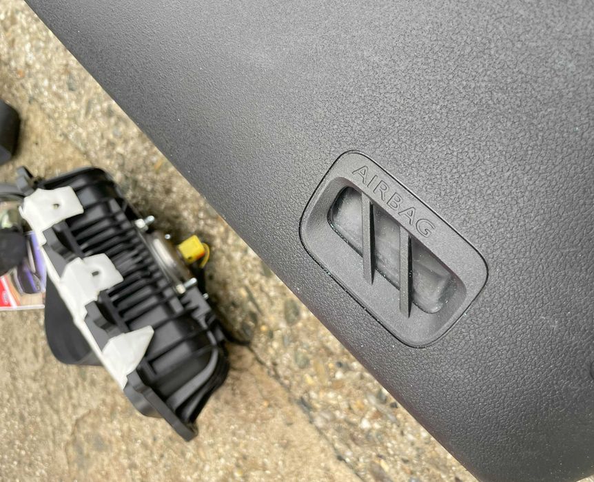 Citroen C3 III kit airbag volan pasager / set centuri / plansa de bord