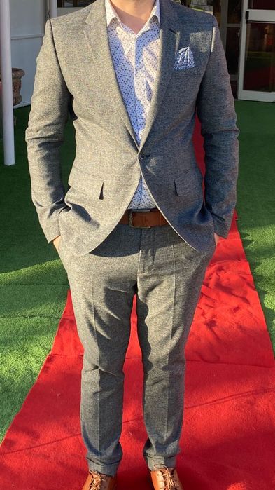 Costum bărbătesc elegant