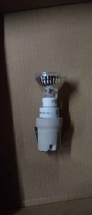 Dulie, adaptor și bec led color