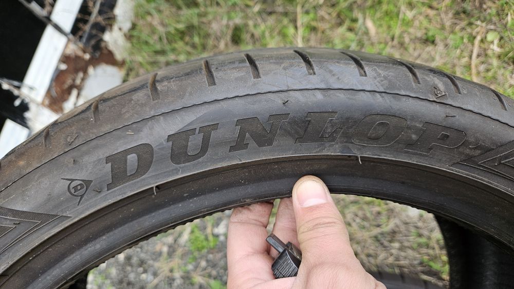 2бр гуми 225 40 18 дънлоп