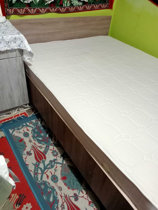 Vând pat cu saltea, nou