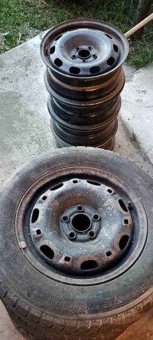 Vând sau schimb roți pentru Skoda Fabia