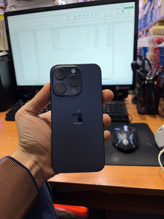 Iphone 15 pro E-Sim 128GB Sotiladi