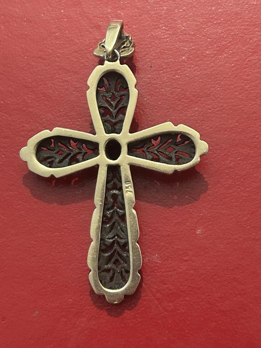 Pandativ cruce stil Gothic aur 18k