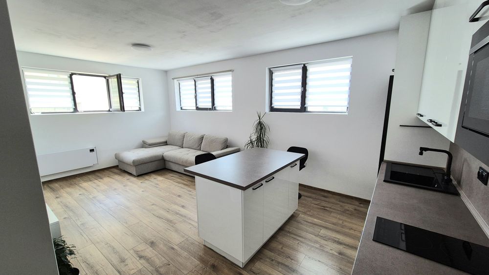 Соб. продава 3ст.апартамент+паркомясто между Виница и Св.Конст. и Ел.