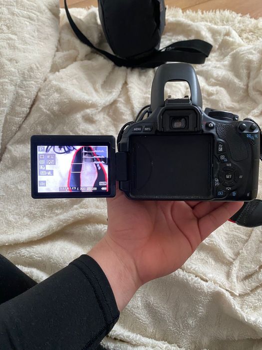 Продам фотоаппарат Canon EOS 600 D