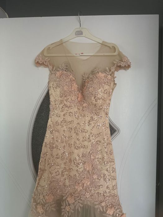 Официални рокли!!!