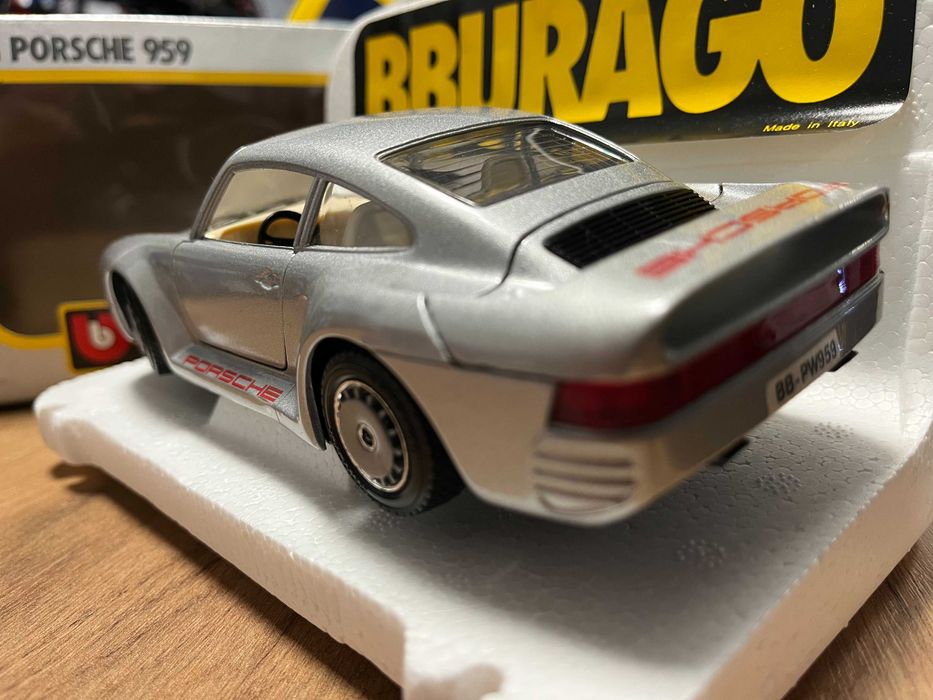 Метална колекционерска количкa  BBURAGO  PORSCHE 911 959  мащаб 1:24,