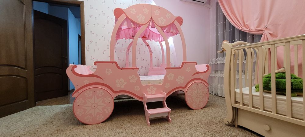 Детская кроватка "Карета принцессы"