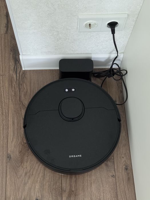 Продам робот пылесос Dreame