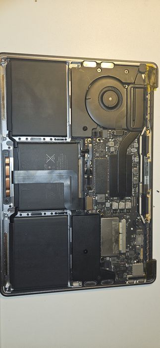 Macbook pro A1708 fara display