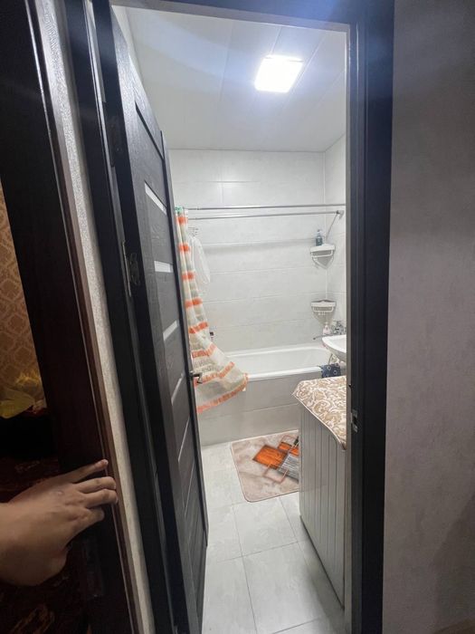 Срочно продаеться трёх комнатная на 9 квартал Юнусабад, звони и купи !