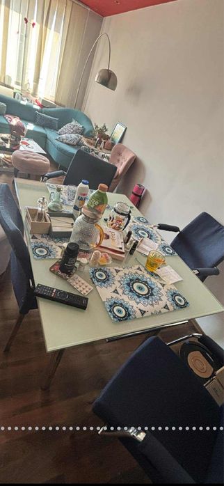 Трапезна стъклена маса