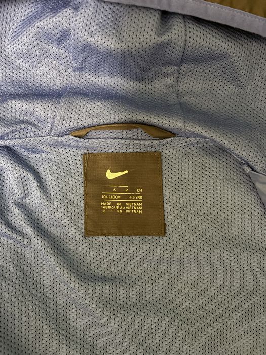 Преходно яке Nike