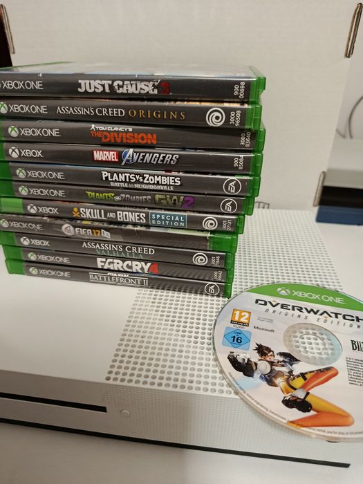 XBOX ONE S 4K + 3 jocuri la ALEGERE si controller
