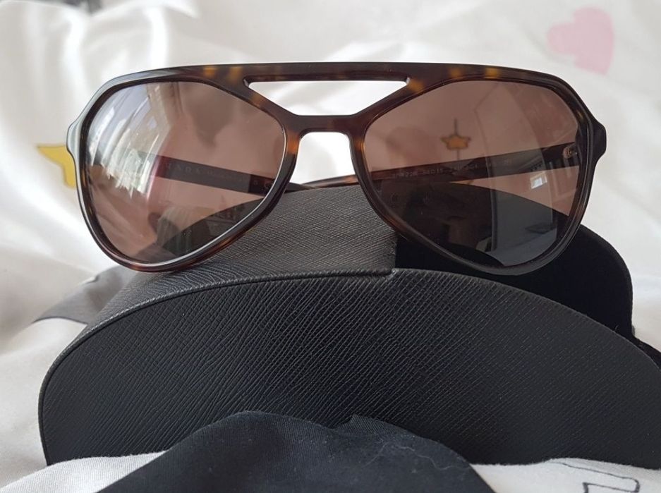 Ochelari de soare Prada