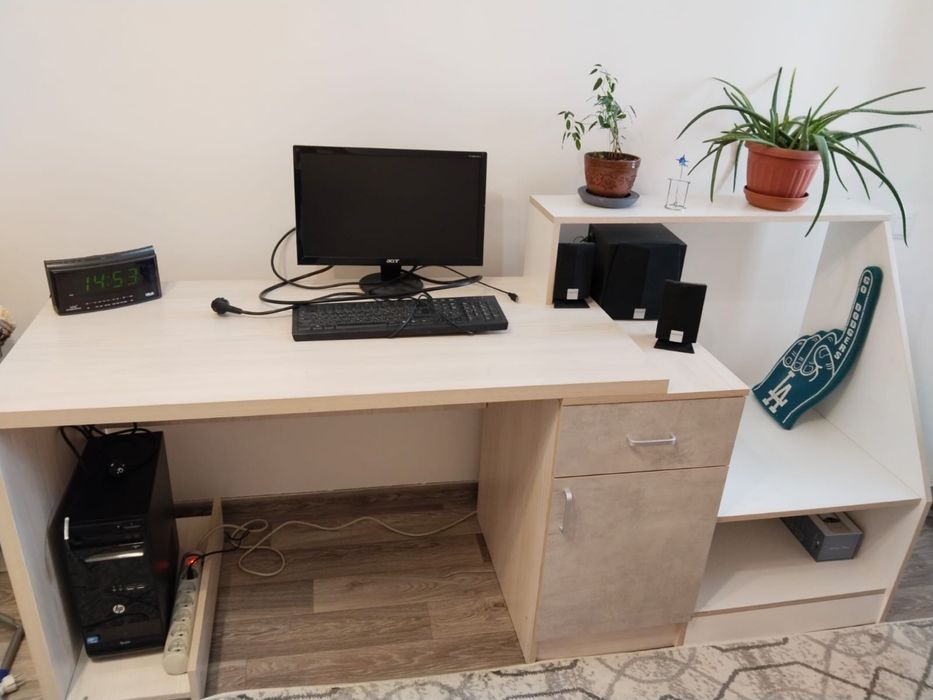Компьютер со столом