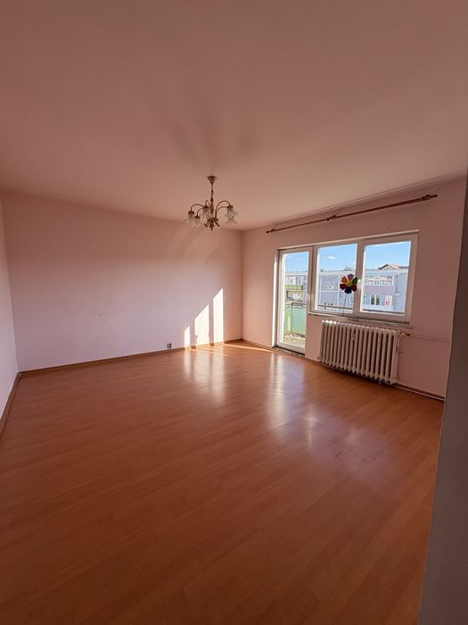Apartament 3 camere , decomandat ,zona Confectii