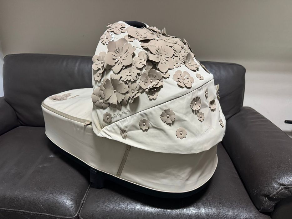 Кош за новородено cybex priam / e-priam lux simply flowers nude beige