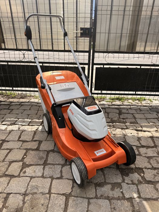 Masina de tuns gazonul cu acumulatori marca Sthil - RMA 443  - NOUA