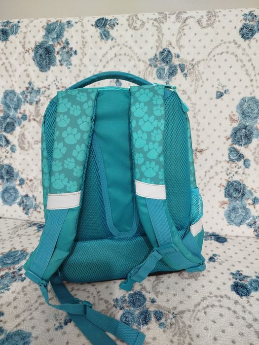 Ученическа раница с дъждобран