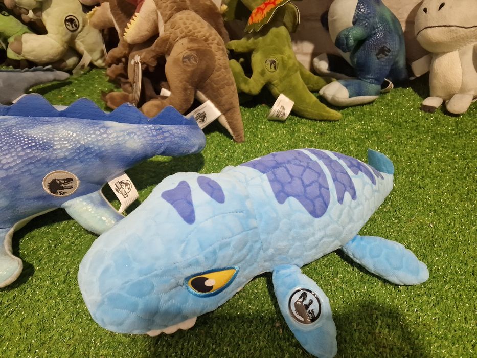 Jurassic world играчка