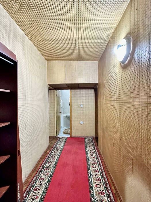 Срочно Продается 4хком в центре рядом с метро