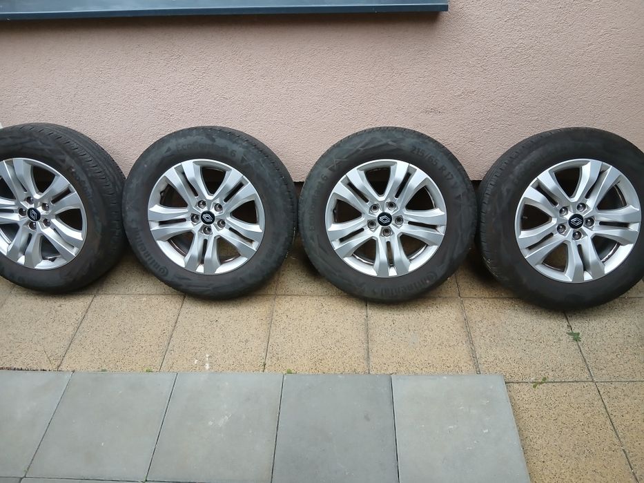 Set 4 roti vara fabricate 2024 echipate complet 235 65 R17 Continental