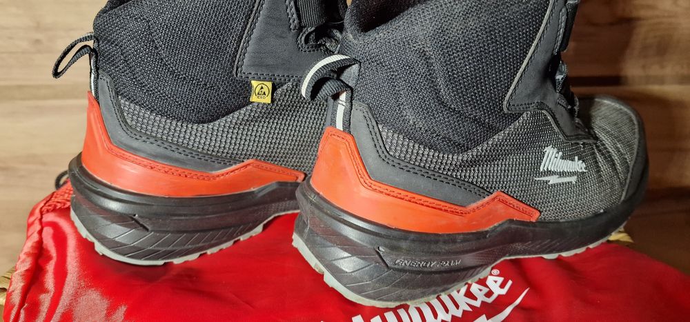 Ghete de protecție Milwaukee Flextred S1PS cu Boa