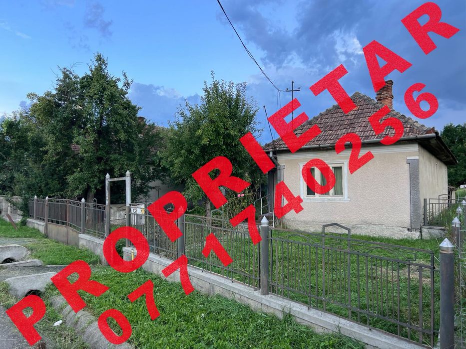 Casă în centrul Bonțida, la 200 m de Castelul Bánffy, teren 1.642 mp