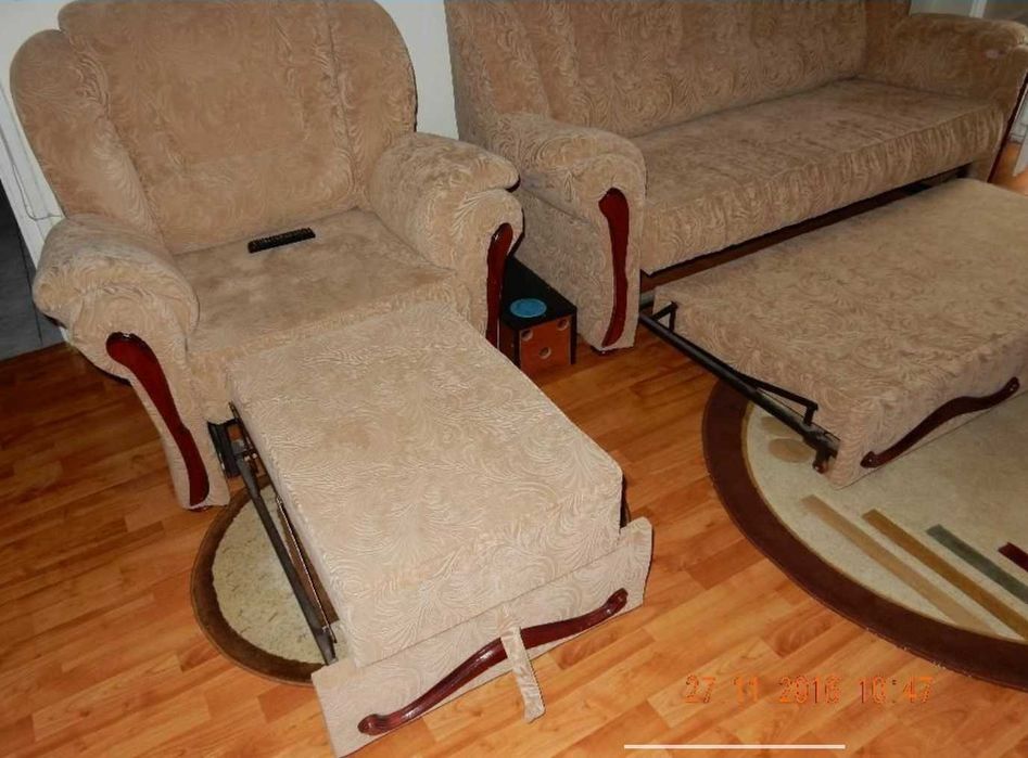 Canapea + fotolii extensibile cadru metalic