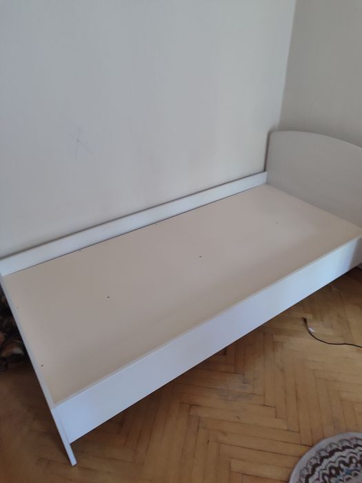 Продам кровать без матраца
