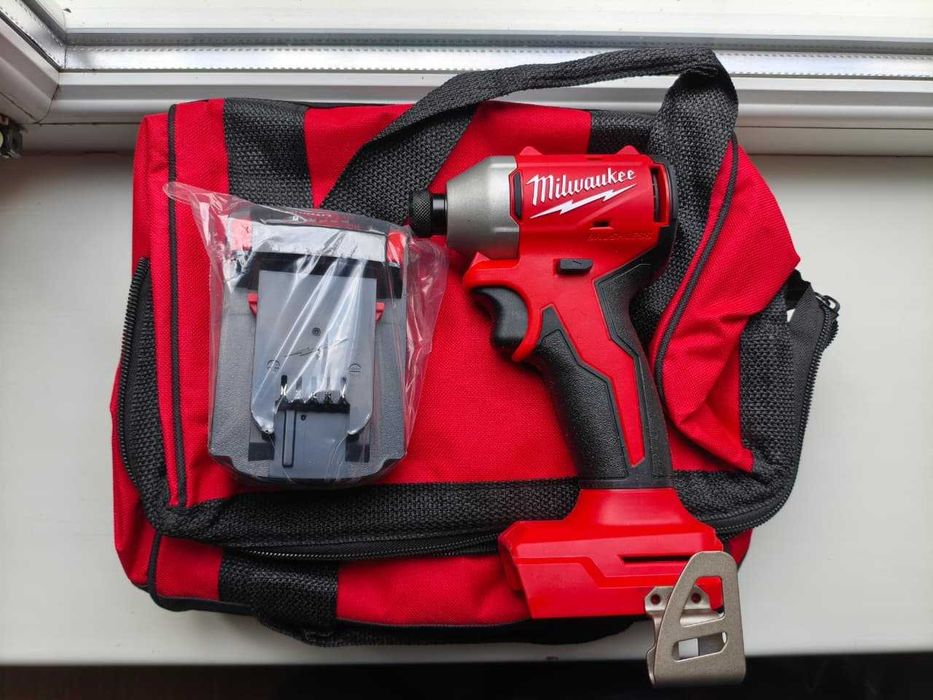 Бесщеточный импакт винтоверт Milwaukee 3650