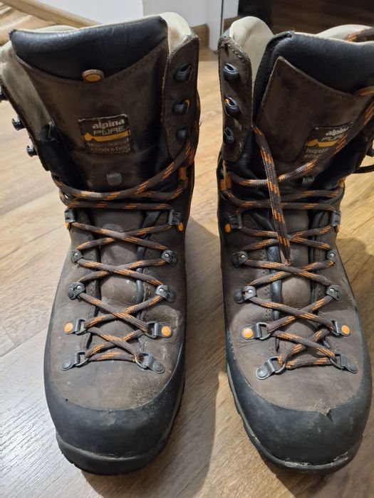 Зимни туристически обувки ALPINA