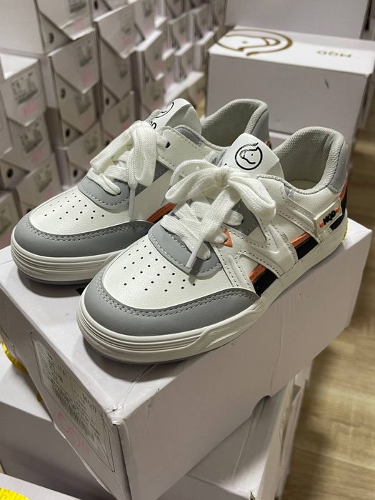 Bolalar oyoq kiyimlari, xitoy tovar.