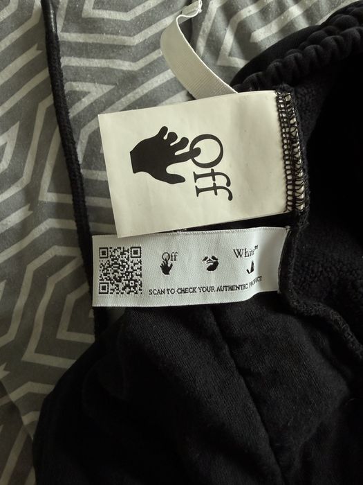 Off white къси гащи