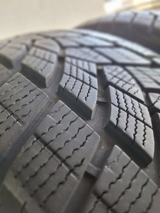 2 Anvelope iarna  Goodyear 225/60/17 - dot 2022