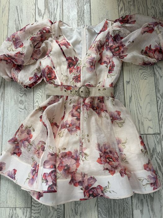 Рокля с буфан ръкав