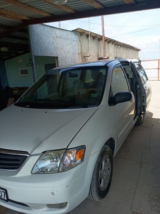 Продам машину американец Mazda MPV