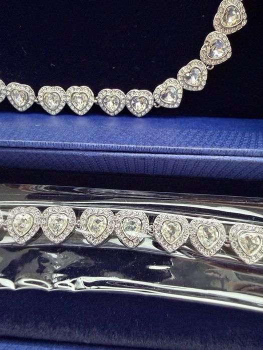 SET Swarovski Angelic inimi colier, bratara, cercei argintiu colaborare Ariana Grande
